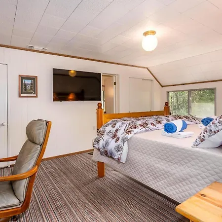 Lewis Creek Hideaway- Hot Tub/Ev/Pool Table/Historic Villa